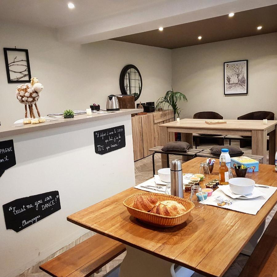 Chambres privées à Hautvillers, berceau du champagne avec salle de bain et toilettes incluses Extérieur photo