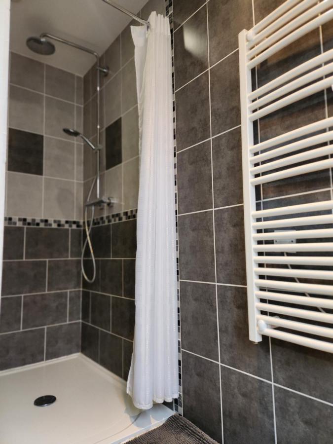 Chambres privées à Hautvillers, berceau du champagne avec salle de bain et toilettes incluses Extérieur photo